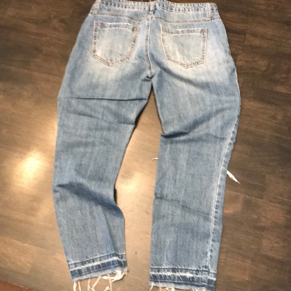 Distressed crop jean - Picture 5 of 6